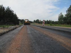 przebudowa drogi wojewódzkiej nr 703 między Poddębicami a węzłem Wartkowice.
