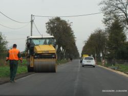 Drogowcy wykonują nowe nakładki