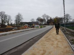 Na drodze wojewódzkiej nr 469 w Leźnicy Wielkiej trwa inwestycja