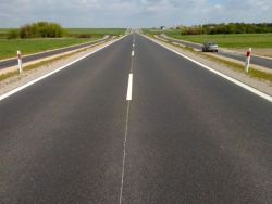 Na drodze wojewódzkiej nr 707 w Kurzeszynie, powstała obwodnica.