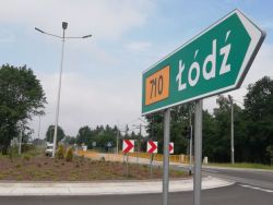 Zakończono prace przy rozbudowie pierwszego etapu drogi wojewódzkiej nr 710, między Konstantynowem Łódzkim a Lutomierskiem.